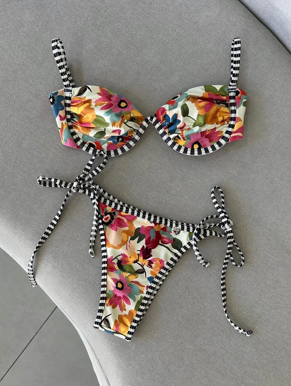bikini butterfly fiore