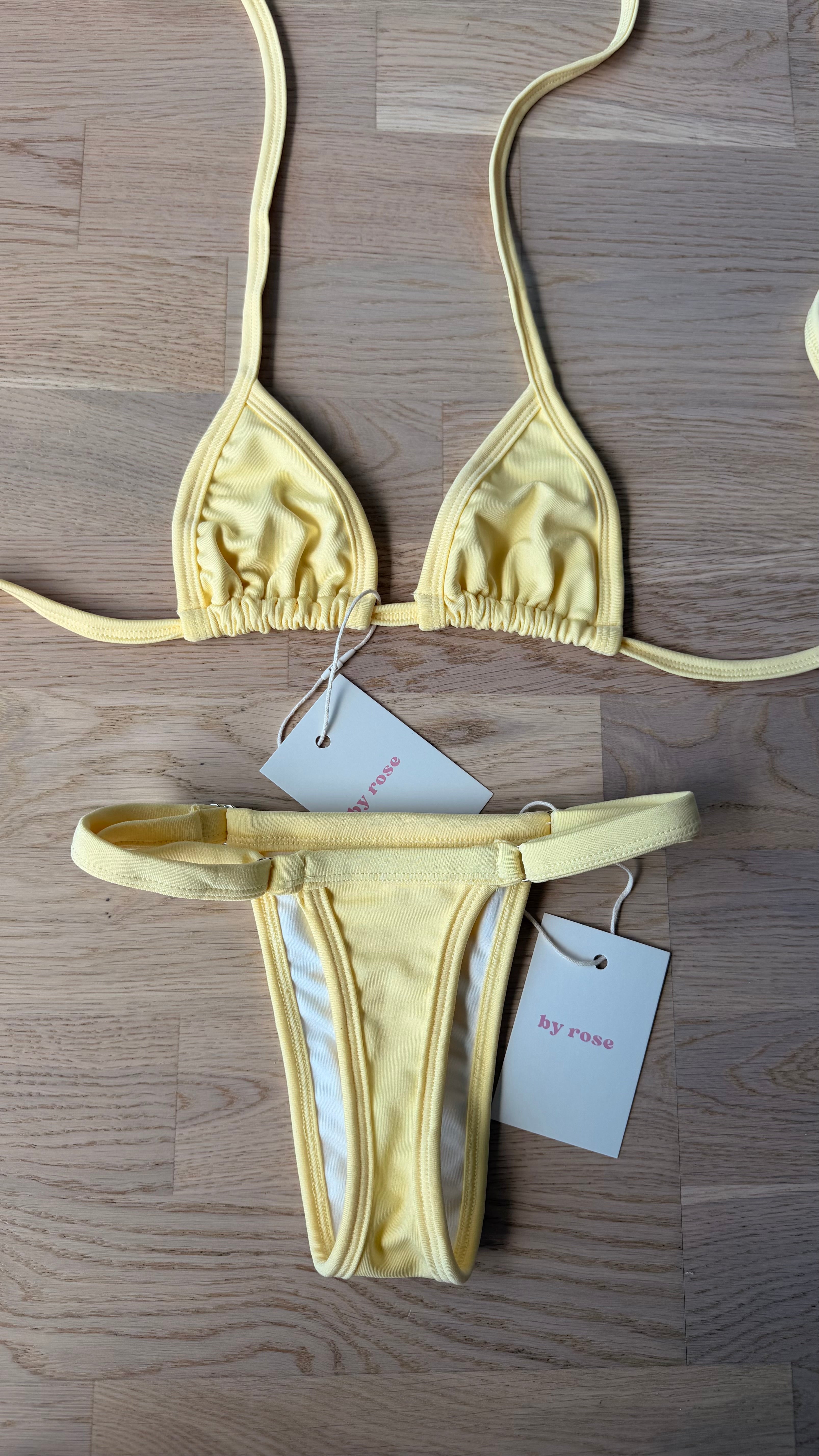 bikini fita amarelo manteiga