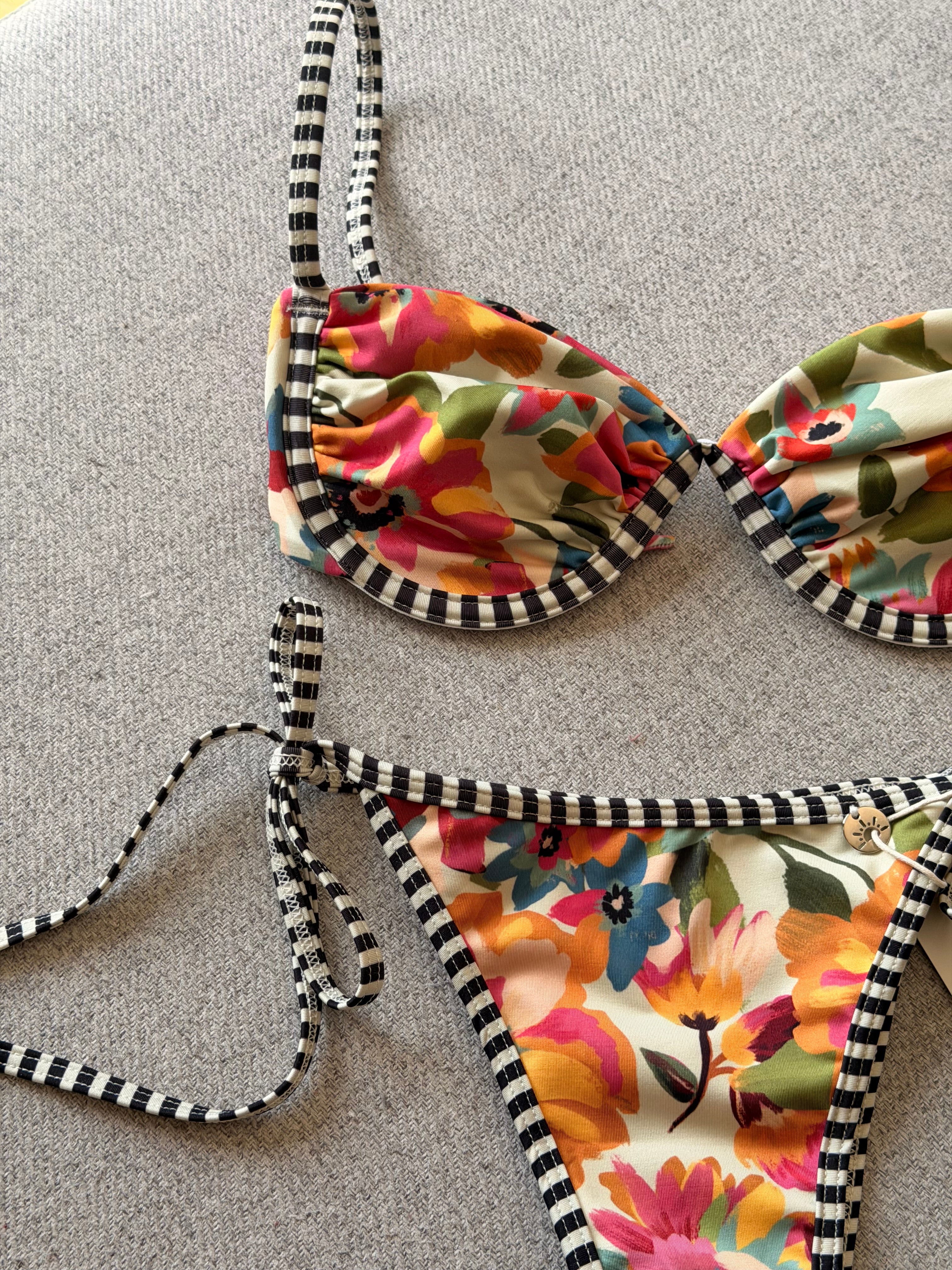 bikini butterfly fiori