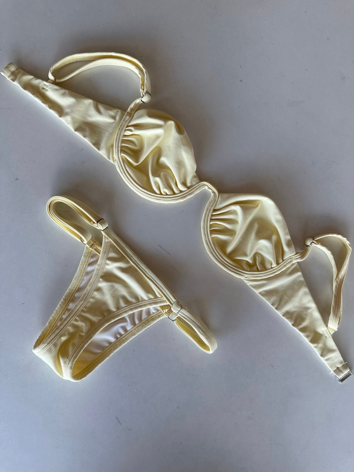 bikini butterfly amarelo manteiga