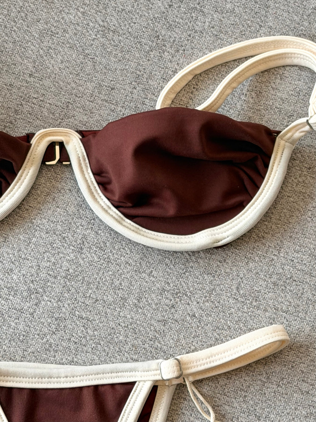 bikini butterfly contorno
